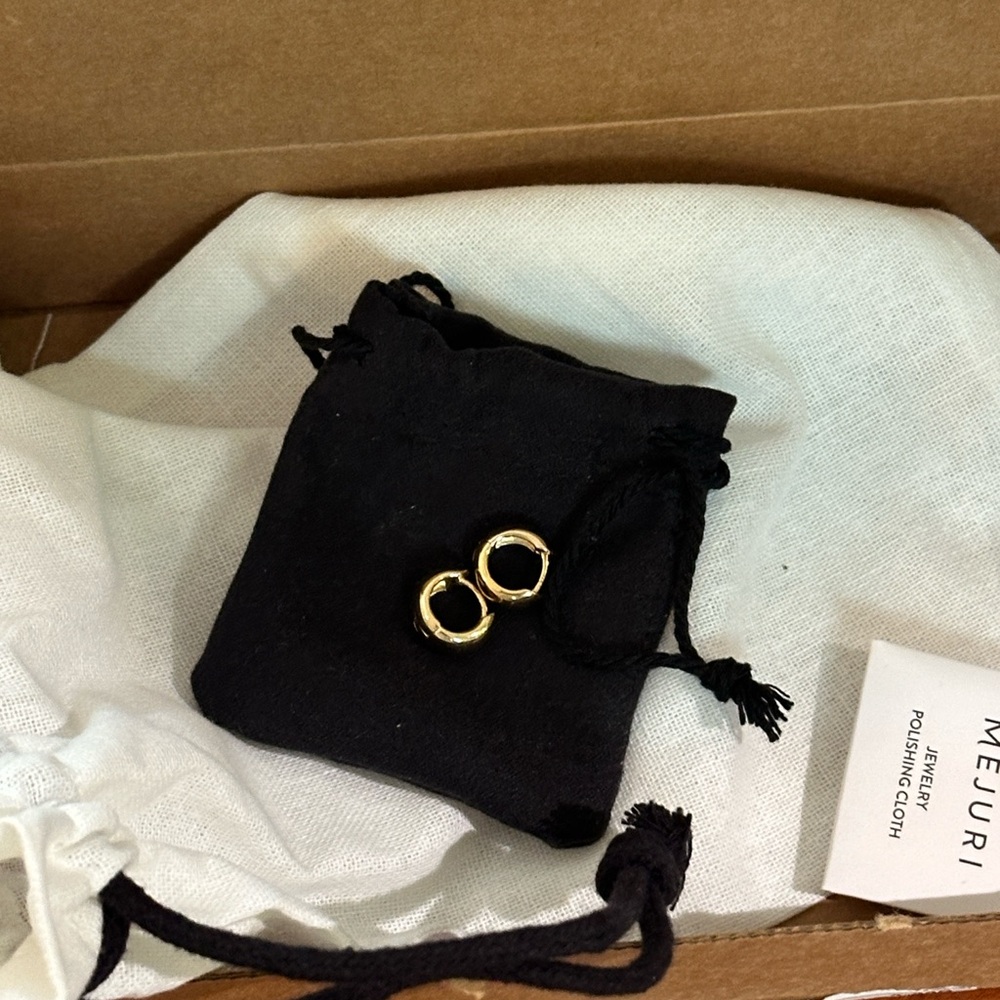 Mejuri 18K Gold Vermeil Chunky Huggie Hoops Earrings